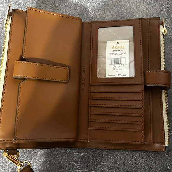 Michael Kors - Jet Set Travel LG double zip wristlet - Picture 4 of 9